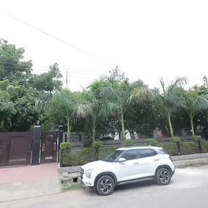 Farm stay The Leela's Paradise, Gurgaon